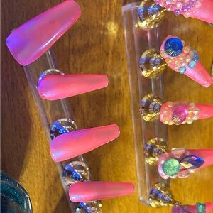 Can do 2 sets of nails for $35.00.
https://ingalsd29.wixsite.com/nails-by-ellen